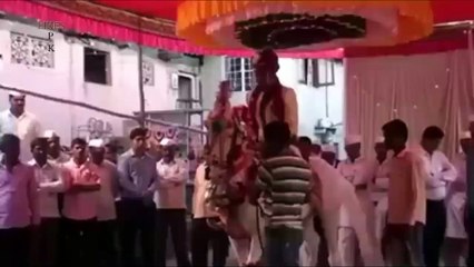 گھوڑا چلانا نہیں آتا تو ویڈیو دیکھیں