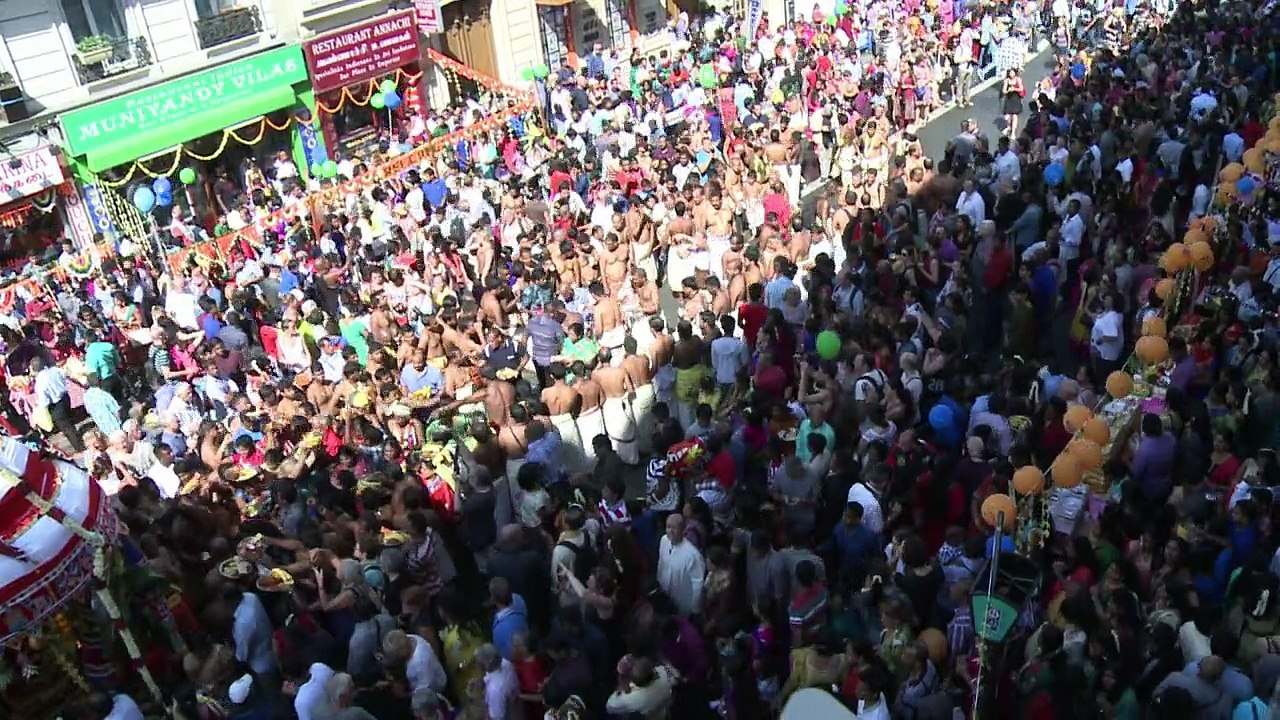 La communauté hindouiste fête Ganesh à Paris