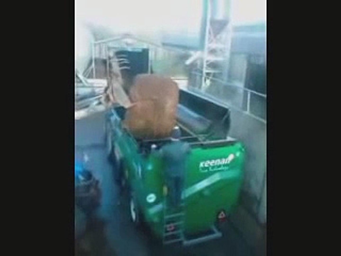 Keenan Mech Fiber 360 Mixer Wagon New Machine First Load Video