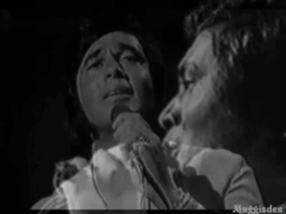 RAINDROPS KEEP FALLING ON MY HEAD ~ ENGELBERT HUMPERDINCK