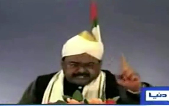 Altaf Hussain funny speech … Ae Mere Punjab Ke logo Tumhe Altaf Hussain Ka Sallam Sallam, Sallam, Salam,
