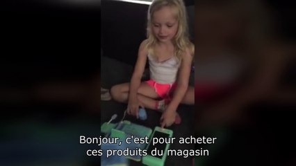 Papa joue le client d'un supermarché pour sa fille