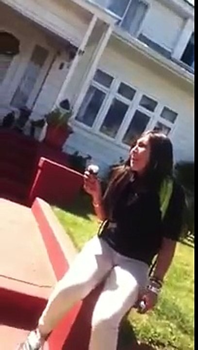 She gotta pee