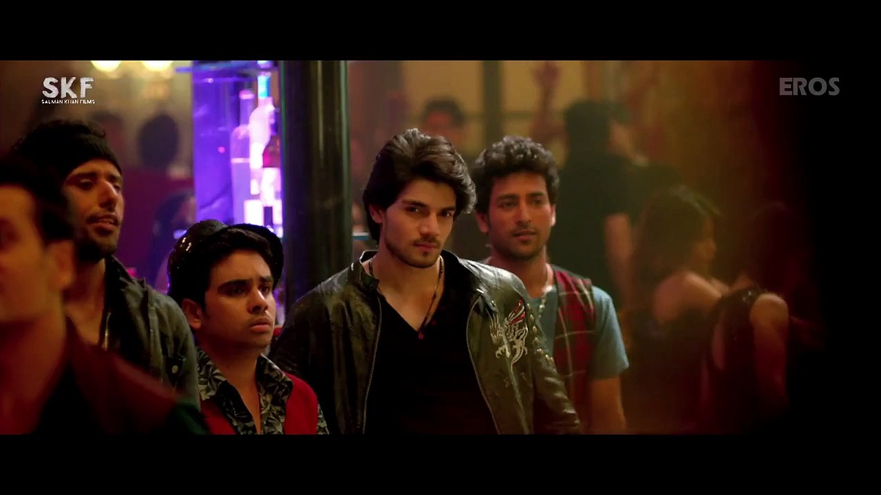 Sooraj flirts with Athiya! | HERO | Dialogue Promo