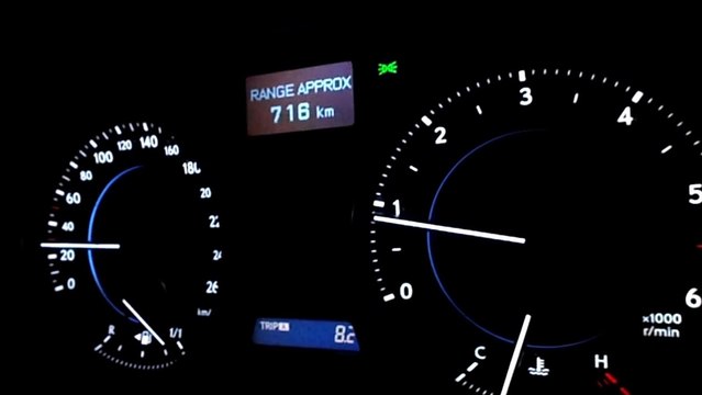 Lexus IS 220d - acceleration 0 - 100 km/h (0 - 60 mph)