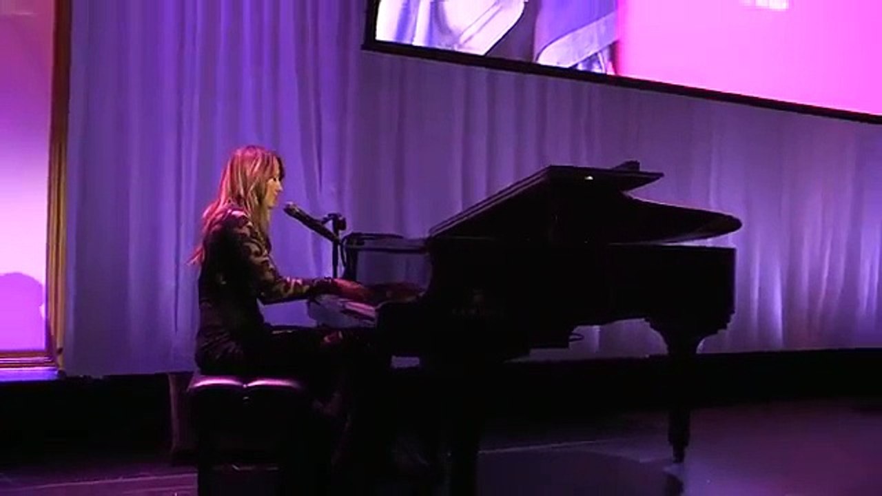 Colbie Caillat – Try Billboard Women In Music 2014