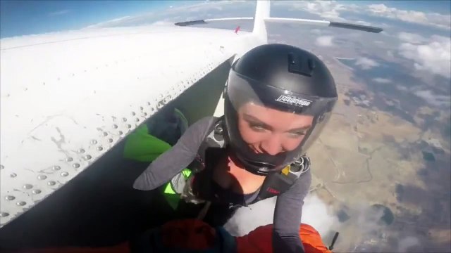 素晴しい人々！ウィングスーツロデオ - クラウドサーフィン！Wingsuit Rodeo - cloud surfing! (People are Awesome)