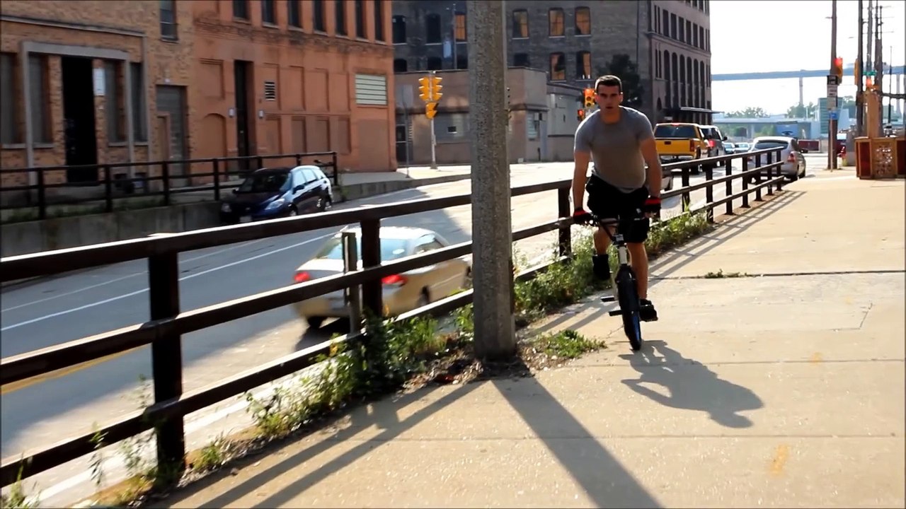 素晴しい人々！　マウンテンバイク！　BMX x PARKOUR