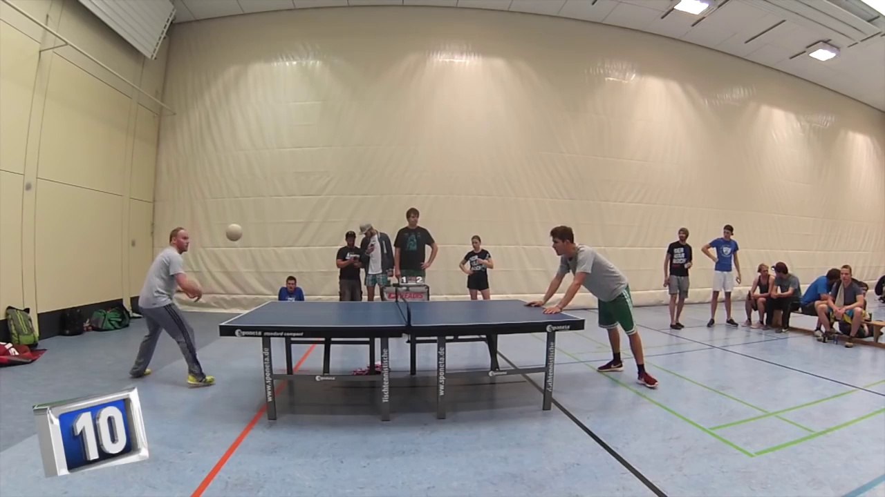Compétition de Tennis de table avec la tête... Bizarre mais impressionnant!