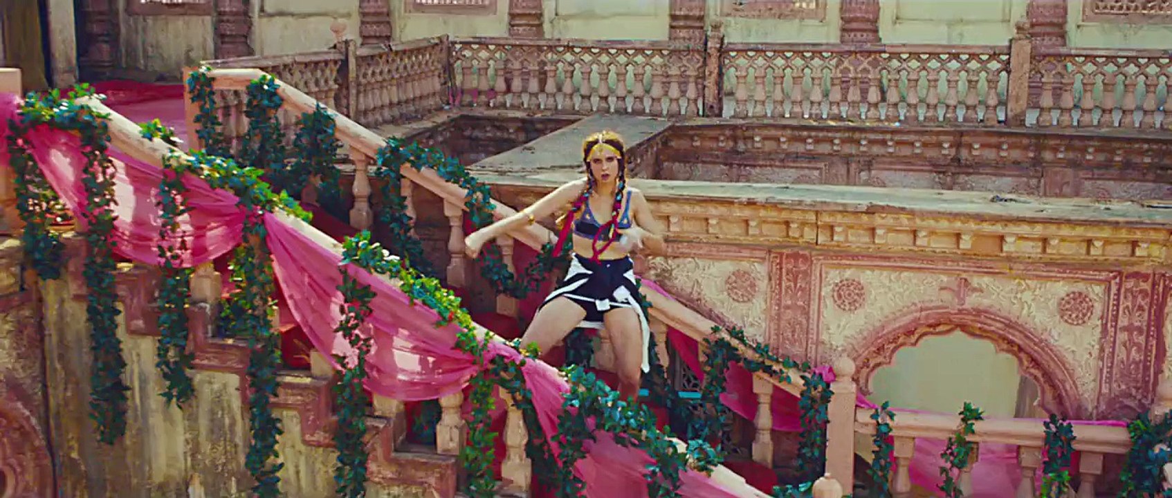 Major Lazer & DJ Snake - Lean On (feat. MØ) (Official Music Video) HD