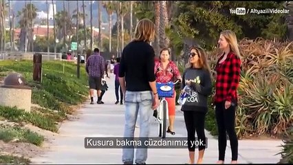 Sokaktaki İnsanlardan 1 Dolar İsteyen Adamdan Sosyal Cömertlik Deneyi