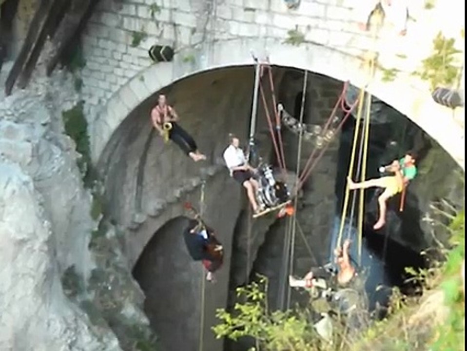 The Flying Frenchies : Concert en suspension