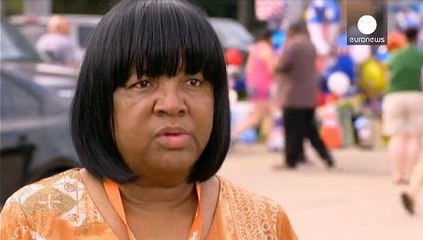 Teksaslılar öldürülen polis memurunu andı