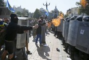 Violents affrontements devant le parlement ukrainien