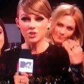 attractive celebs TAYLOR FARTED WHILE PRESENTING WILDEST DREAMS
