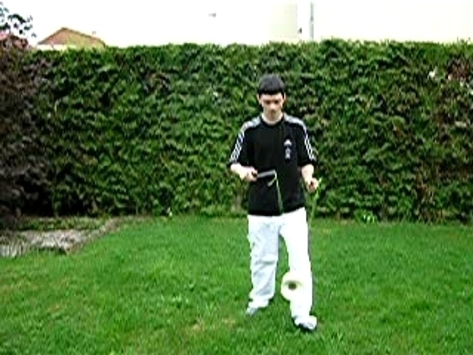 Titi au Diabolo avec ses noeuds