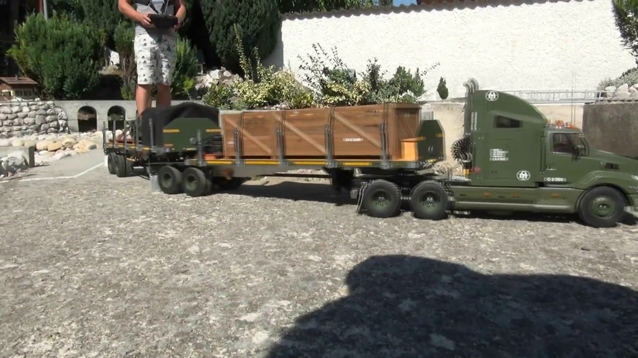 DELIVERY TRUCK US ARMY