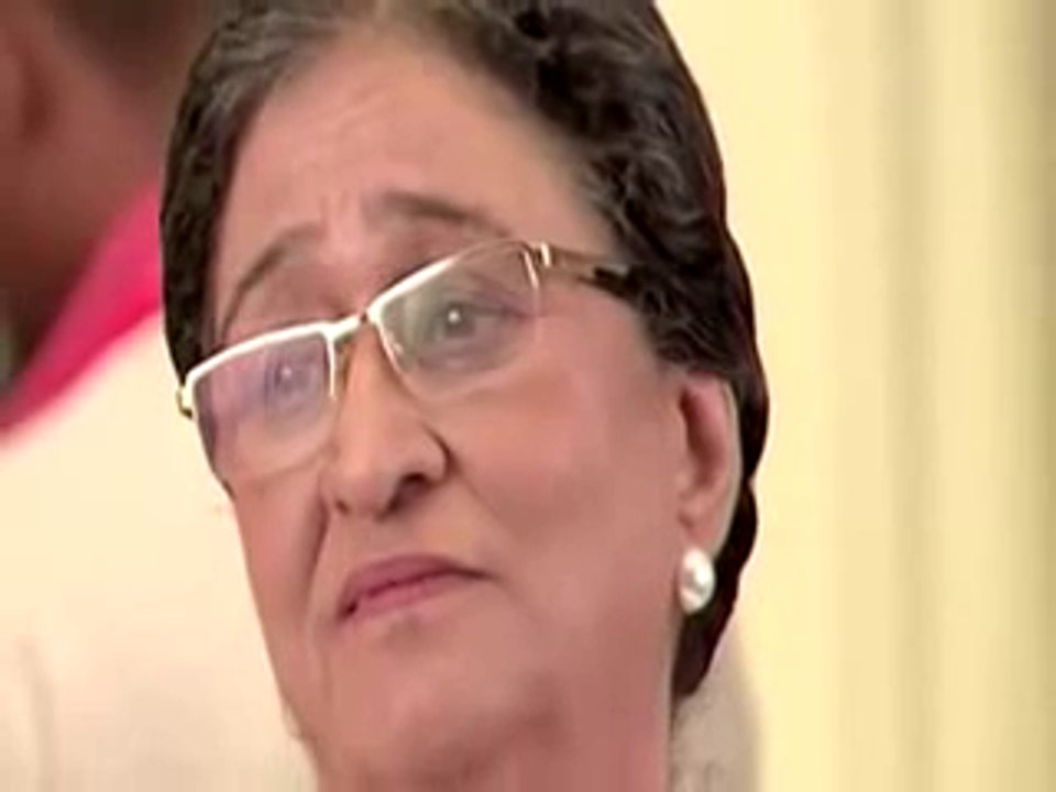 Pragya Ki Aisi Harkat Se Dadi Hai Pareshaan - 31 August 2015 - Kumkum Bhagya