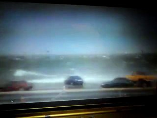 Así fueron las olas que se crearon en el lago de Maracaibo