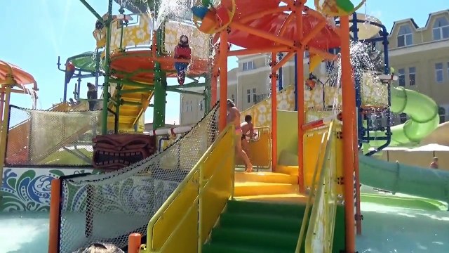 Идём в Аквапарк Гаваи катаемся на горках Aquapark Gawaii have fun