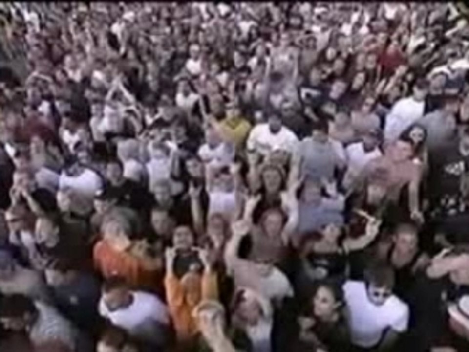 Soulfly - Back to the Primitive live