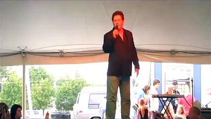 Shelby Daniel sings 'Burning Love' at Elvis Week 2012 (video