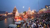 Ganga Arati at Har Ki Pauri during 2010 Haridwar Kumbha Mela - Chaitra Purnima