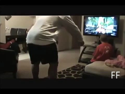 Dad Knocks out Kid on Xbox Kinect? EPIC FAIL!