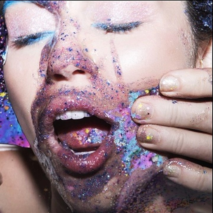 Miley Cyrus - Something About Space Dude