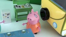 Peppa Pig's CamperVan PlaySet Daddy Pig Mummy Pig Baby George Pig MarblesBox | Peppa Pig German