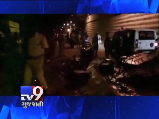 Vadodara: 2 killed, 3 injured after family sleeping on footpath run over by Police van - Tv9