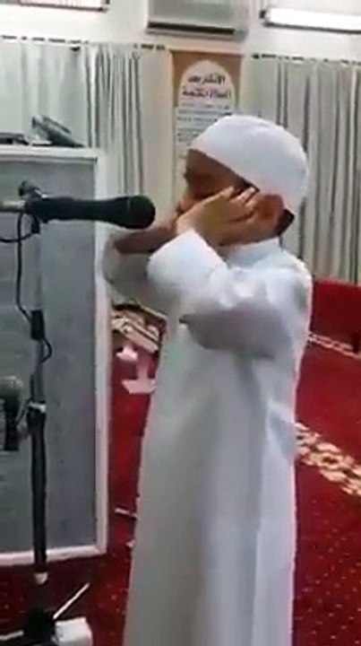 ایسی آذان آپ ساری دنیا بھی ڈھونڈ لیں تو کہیں سننے کو نہیں ملے گی