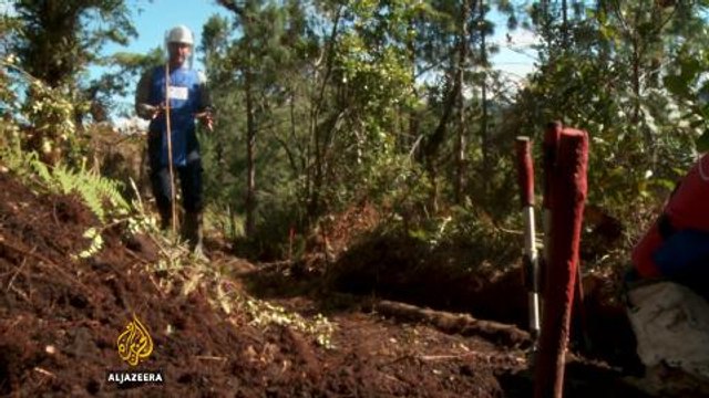 Colombians struggle to remove landmines from FARC conflict