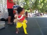 Une petite danseuse Tahitienne trop chou....
