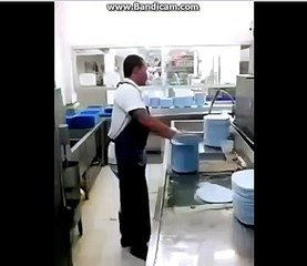 dünyanın en hızlı bulaşık yıkayan adamı