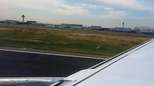 Airplane Take off from Frankfurt Airport (Frankfurt, Germany)