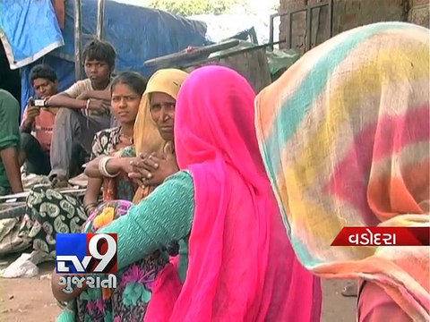 Vadodara : 2 killed, 3 injured after family sleeping on footpath run over by Police van - Tv9