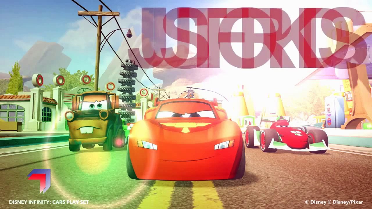 Disney Pixar Cars 2 Cliffside Challenge Track Set Lightning McQueen Francesco Race