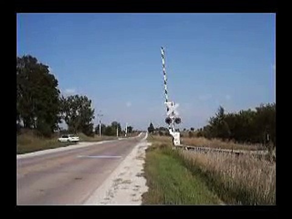 UP LTJ42 Activates old Hwy 210 Crossing