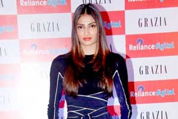 More than Salman or SRK, Athiya crazy about Ranveer