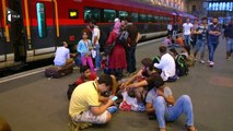 Des milliers de réfugiés bloqués en gare de Budapest