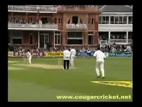 Chris Read ducks a Chris Cairns slower ball yorker