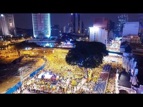 11.48pm - Selepas 34 jam, 80,000 tetap mahu Najib undur