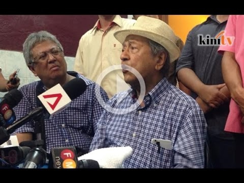 Najib enggan undur kerana takut ke penjara - Mahathir