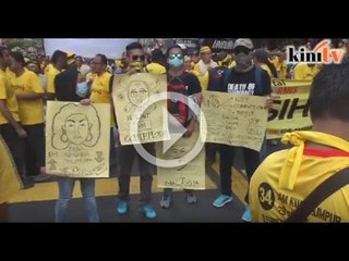 5.34pm - Apa nilai RM2.6b, peserta pamer poster kreatif