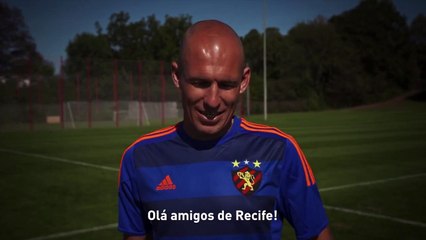 Craque holandês vira garoto propaganda de nova camisa do Sport