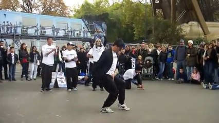 dance de rue au pied de la tour eiffel