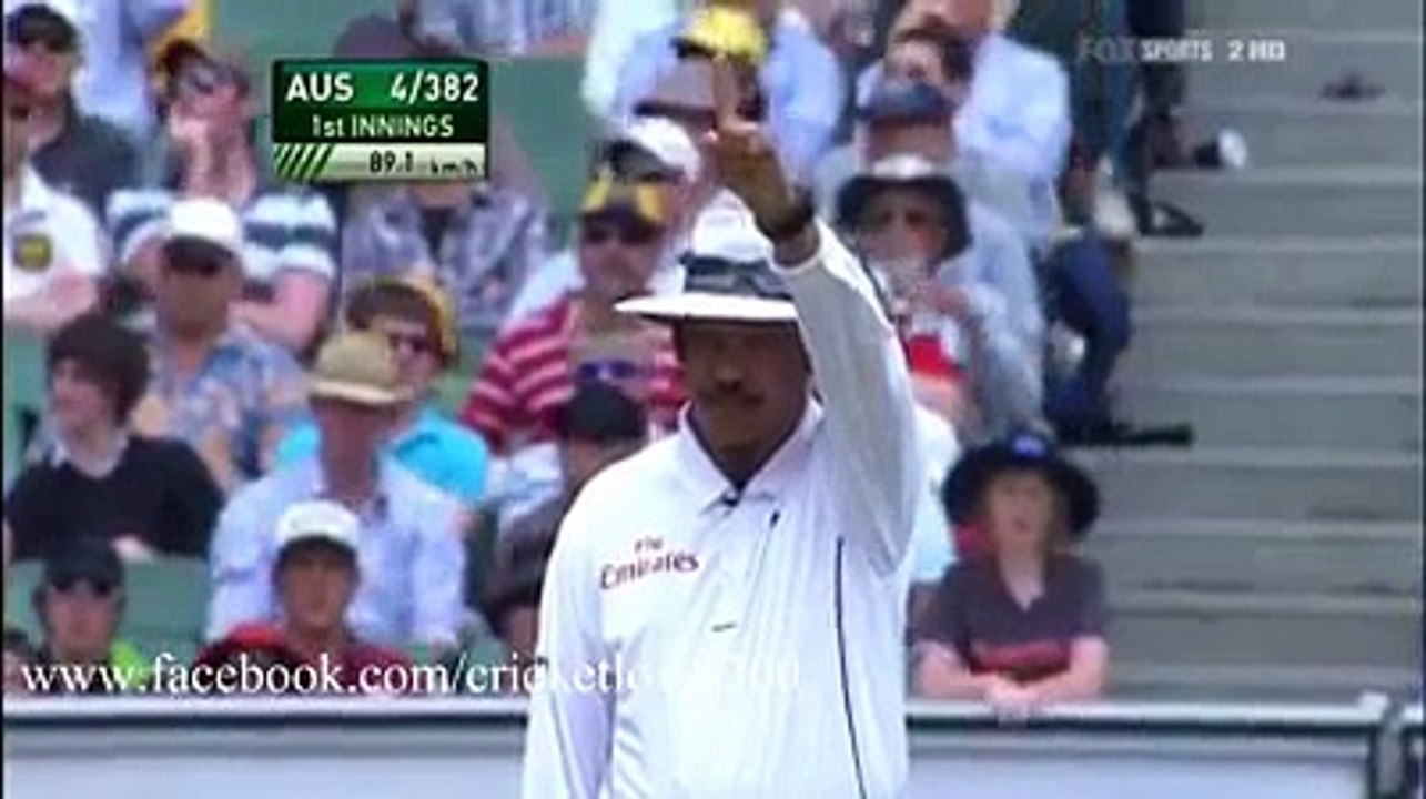 Saeed Ajmal making Michael Hussey pay - Mera Pakistan