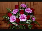 How to Arrange Roses and Carnations in a Vase