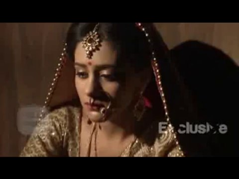Amaya Aur Mantu Ke Bich Hue Ladayi JIsse Amaya Ke Aankhon Mein Aaye Aansu - 1 September 2015 - Tere Sheher Mein